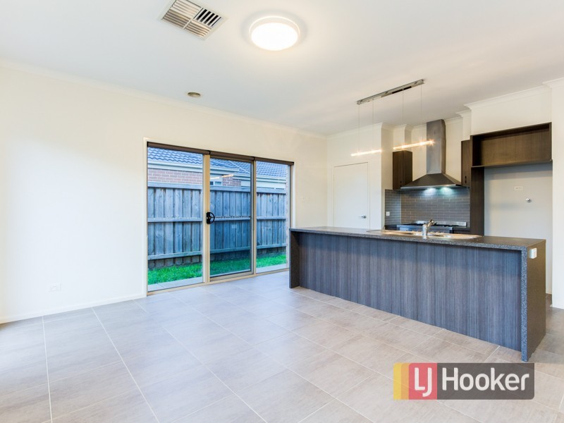 10 Ramel Way, Pakenham VIC 3810