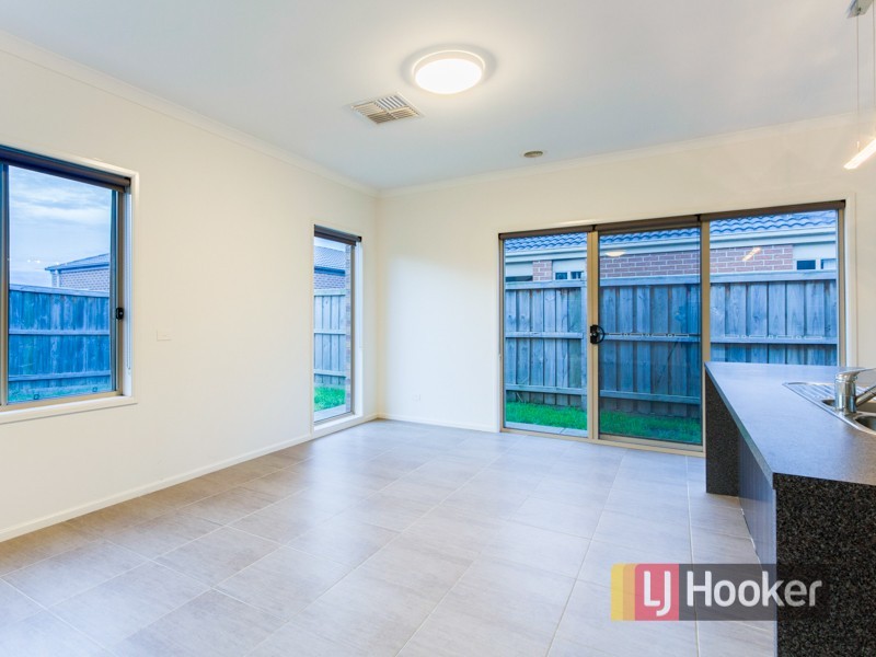 10 Ramel Way, Pakenham VIC 3810