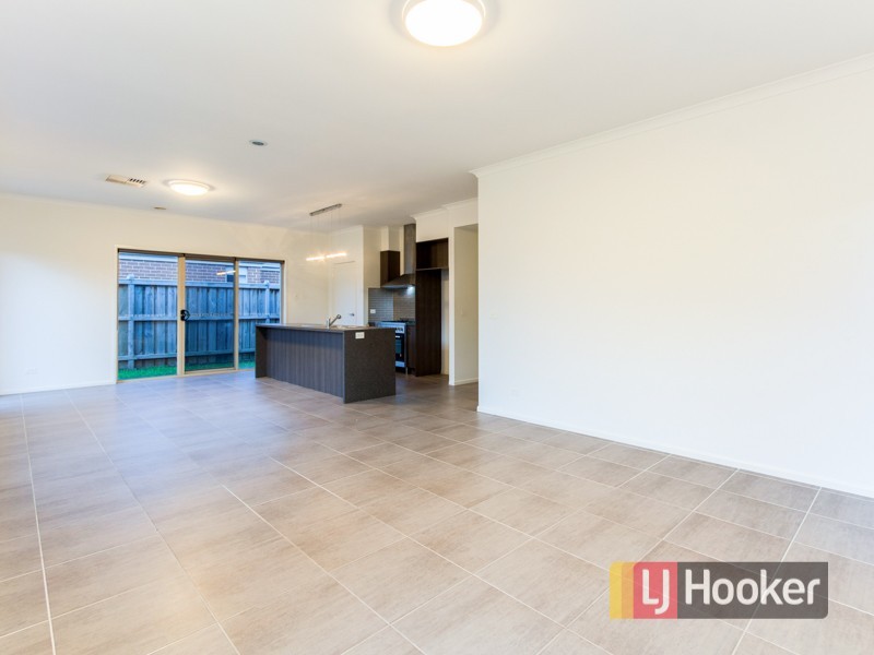 10 Ramel Way, Pakenham VIC 3810