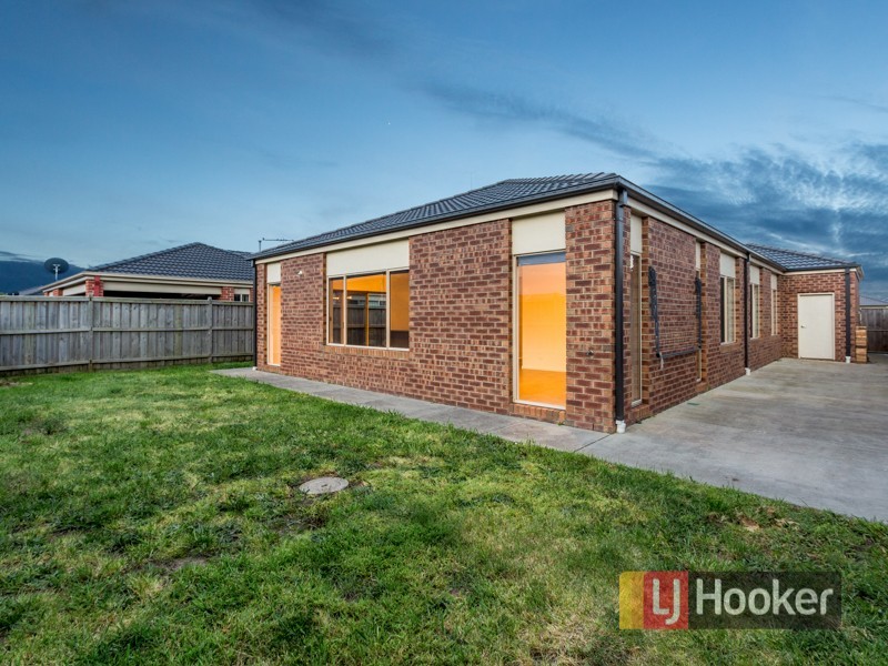 10 Ramel Way, Pakenham VIC 3810