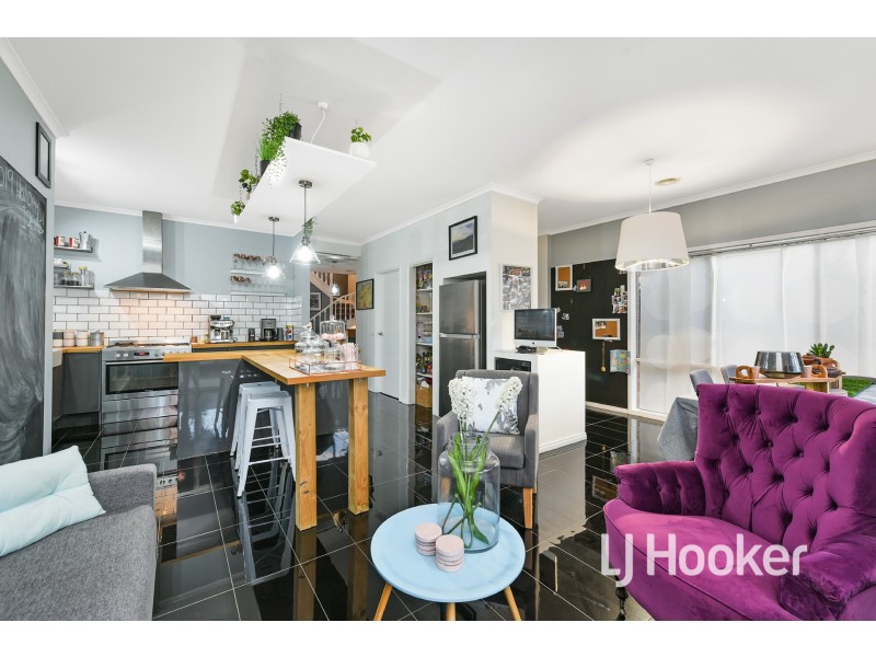 12 Hopkins Pass, Pakenham VIC 3810