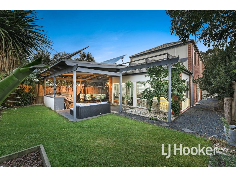 12 Hopkins Pass, Pakenham VIC 3810