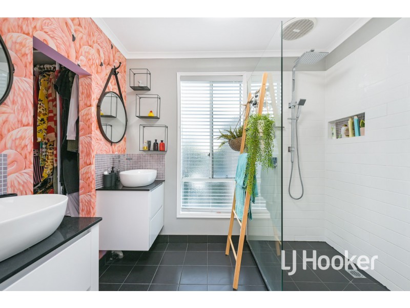 12 Hopkins Pass, Pakenham VIC 3810