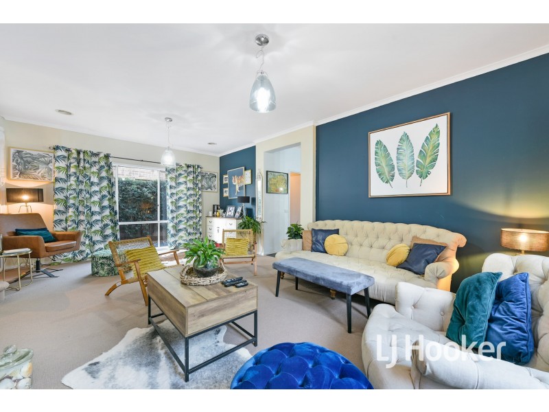 12 Hopkins Pass, Pakenham VIC 3810