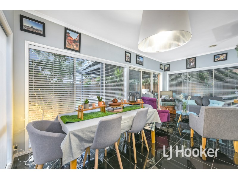 12 Hopkins Pass, Pakenham VIC 3810