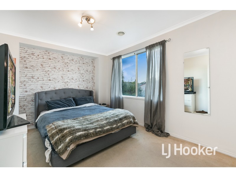 12 Hopkins Pass, Pakenham VIC 3810