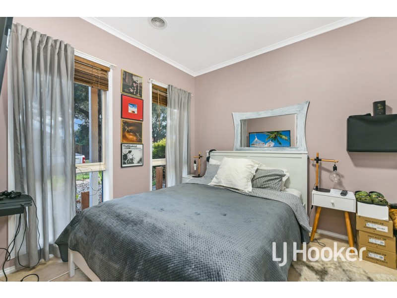 12 Hopkins Pass, Pakenham VIC 3810