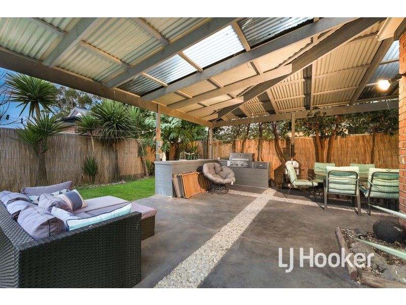 12 Hopkins Pass, Pakenham VIC 3810