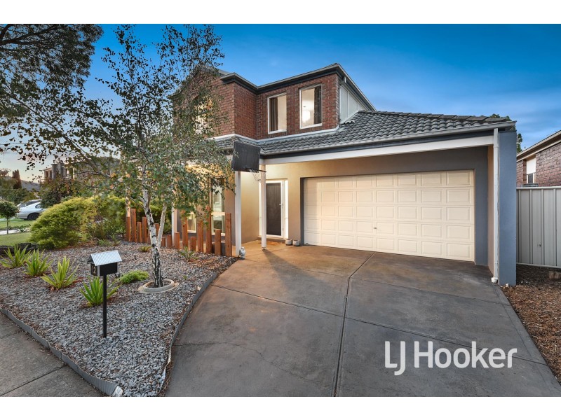 12 Hopkins Pass, Pakenham VIC 3810