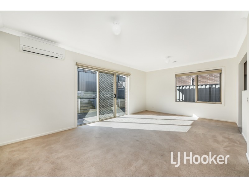 33 Havana Parade, Pakenham VIC 3810