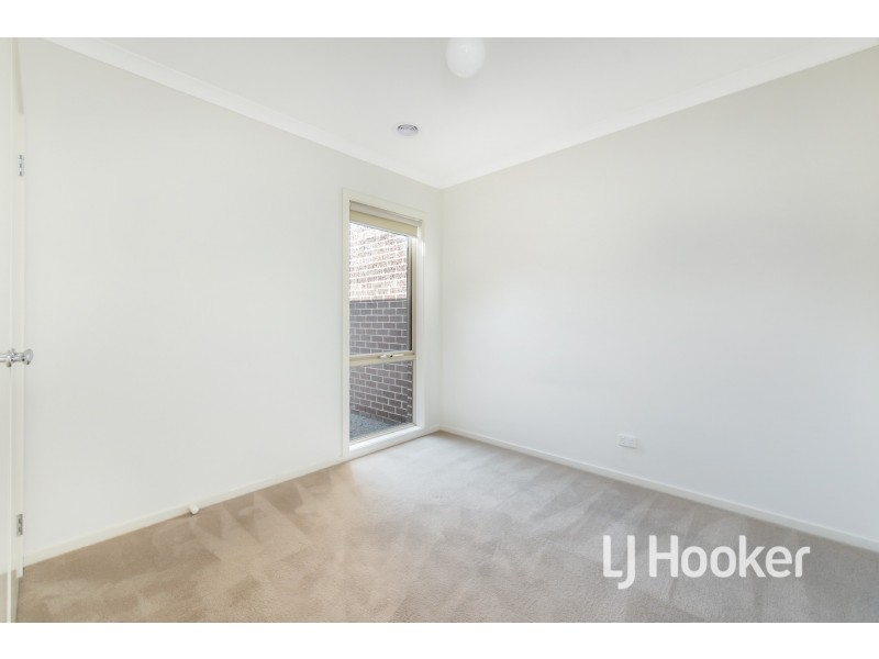 33 Havana Parade, Pakenham VIC 3810