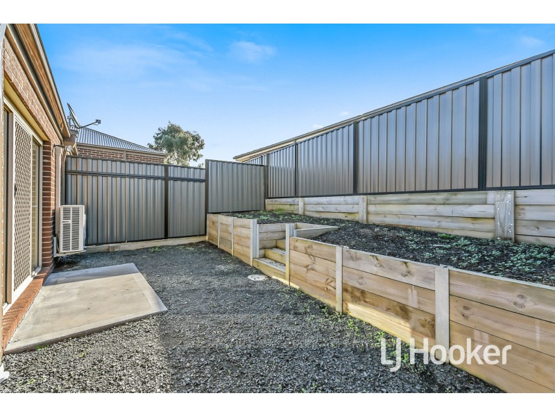 33 Havana Parade, Pakenham VIC 3810