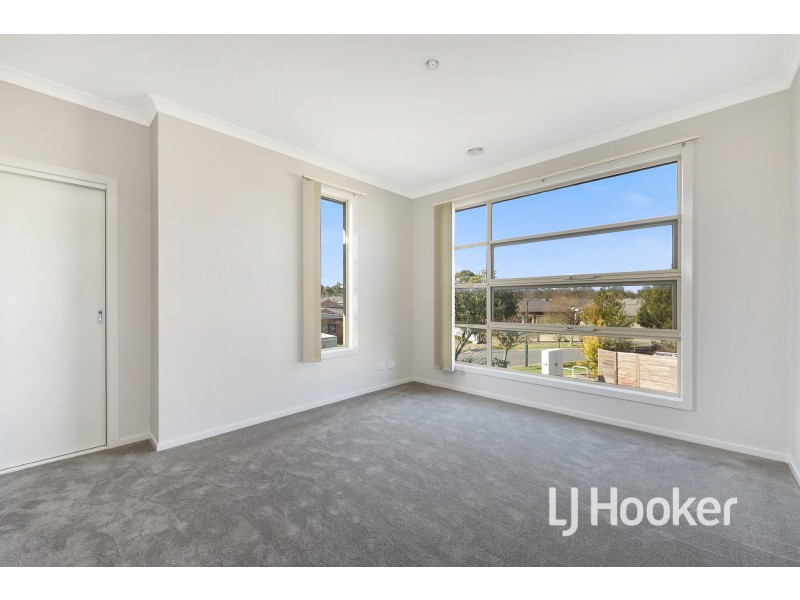 1/16-20 Honeysuckle Close, Pakenham VIC 3810