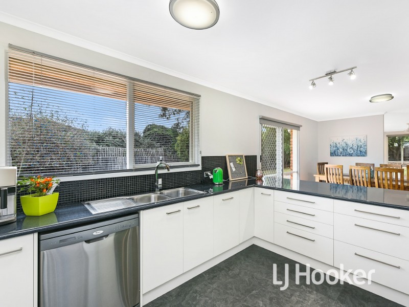 5 Andrew Court, Pakenham VIC 3810