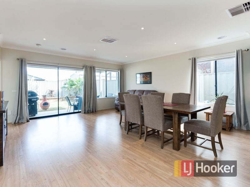 9 Margitta Lane, Pakenham VIC 3810