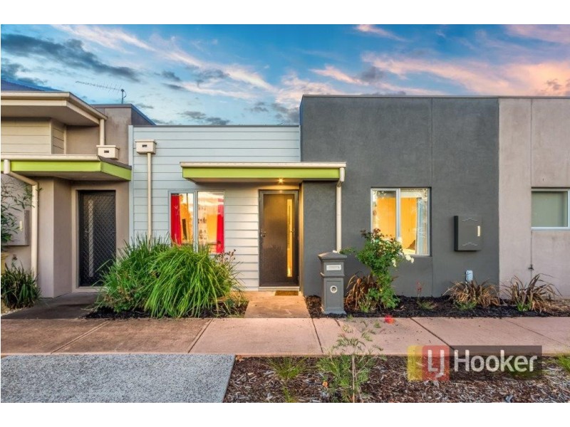 12 Acorn Lane, Pakenham VIC 3810