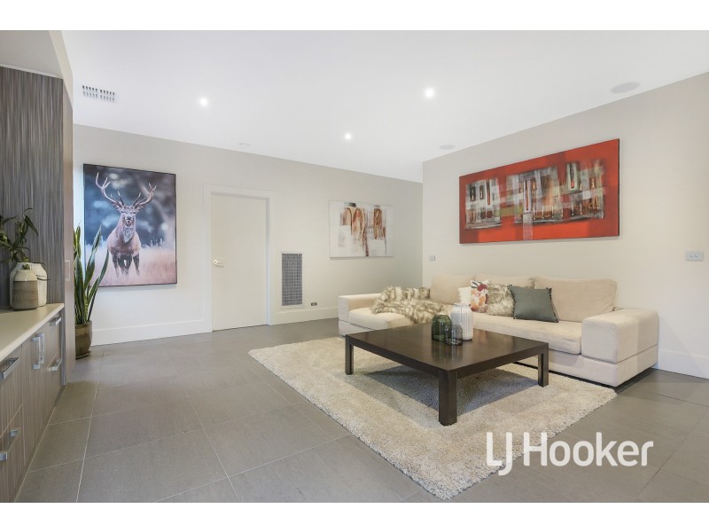 30 Thwaites Road, Pakenham VIC 3810