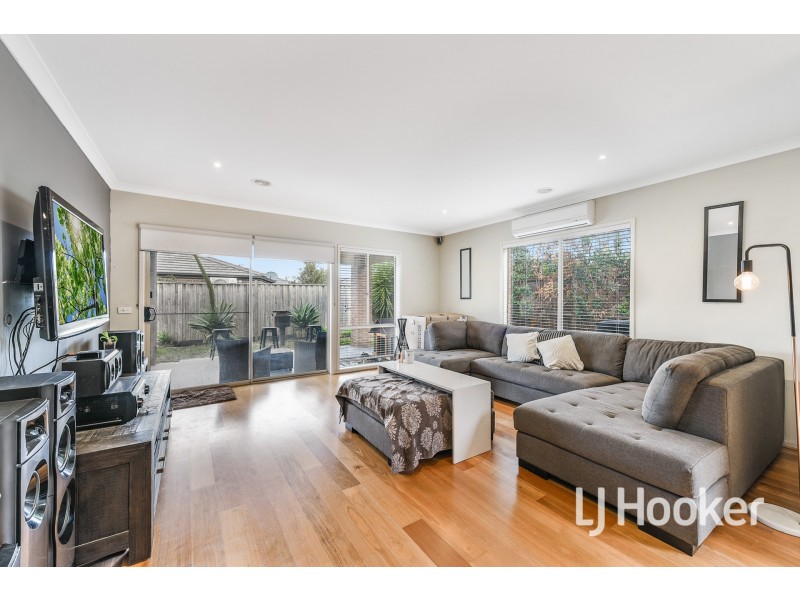 54 Irving Road, Pakenham VIC 3810