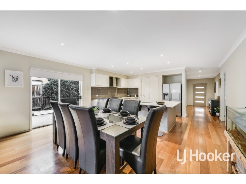 54 Irving Road, Pakenham VIC 3810