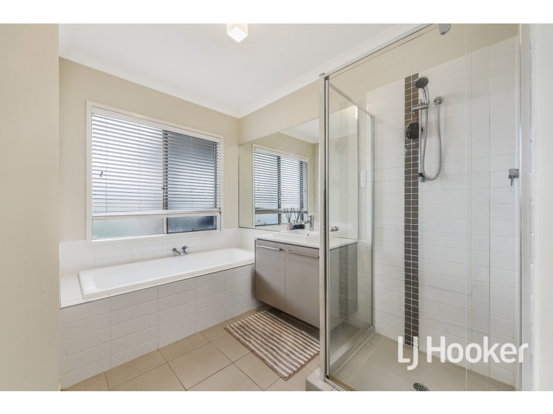 54 Irving Road, Pakenham VIC 3810