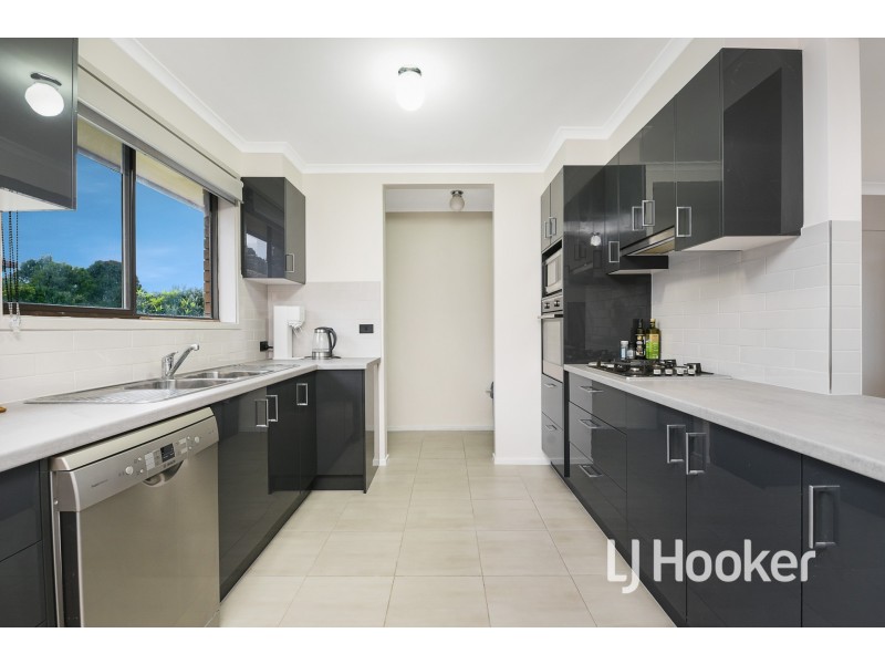 8 Rosalie Court, Pakenham VIC 3810