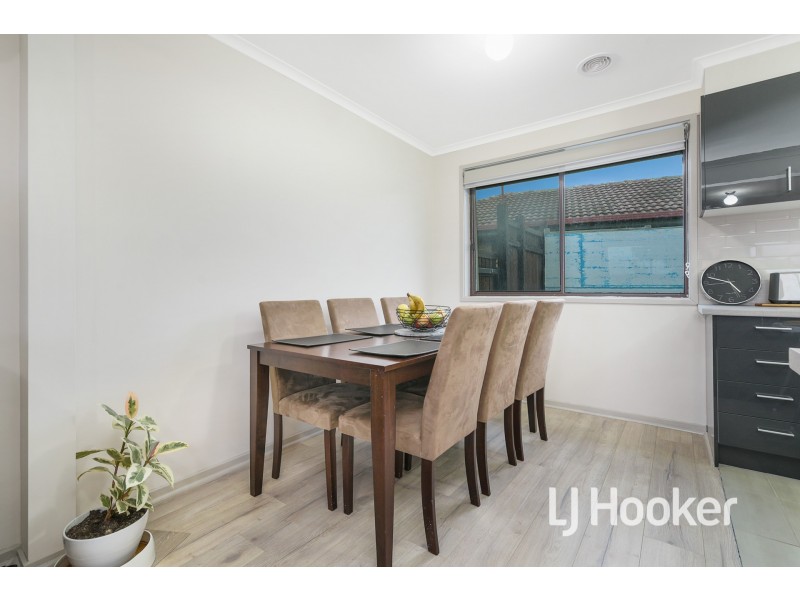 8 Rosalie Court, Pakenham VIC 3810