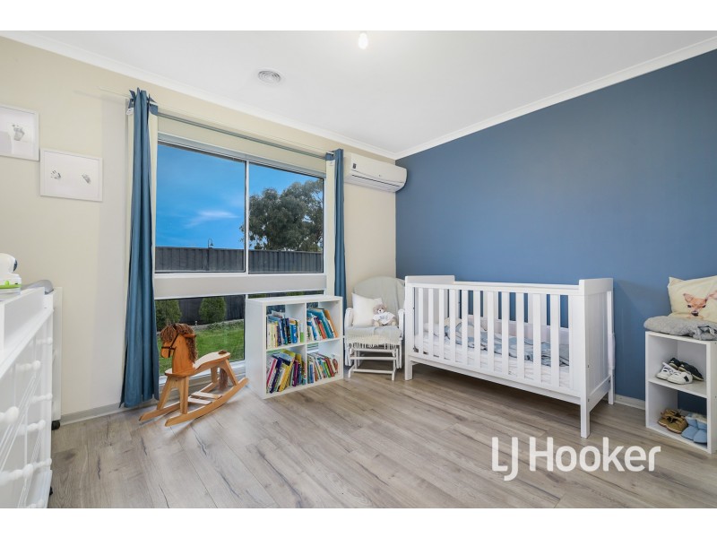 8 Rosalie Court, Pakenham VIC 3810