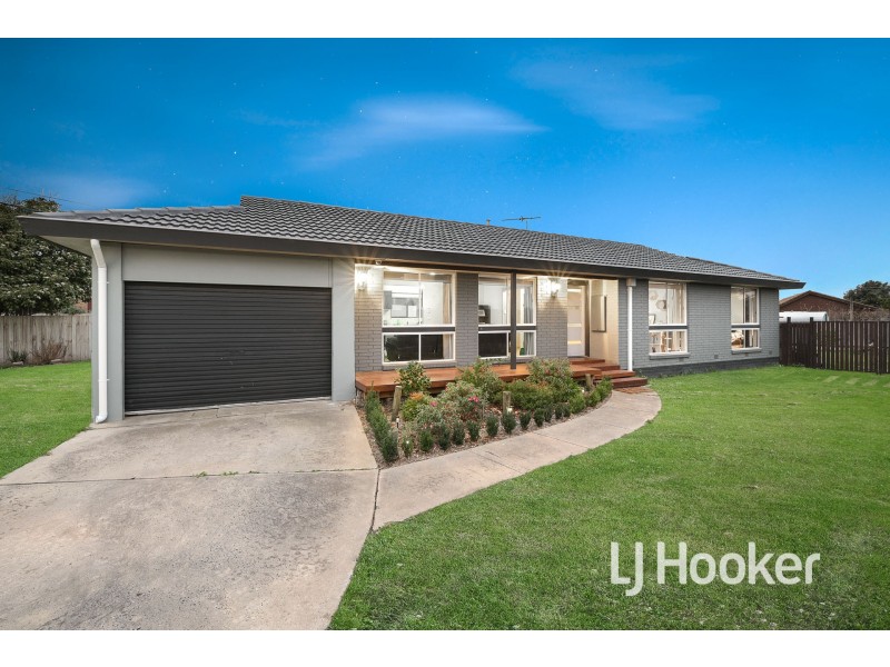 8 Rosalie Court, Pakenham VIC 3810