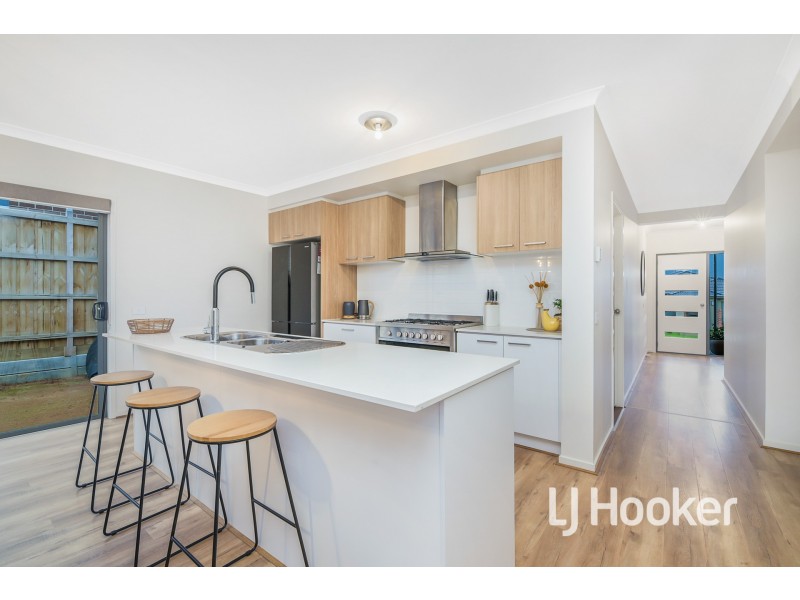 5 Sunnybank Way, Pakenham VIC 3810