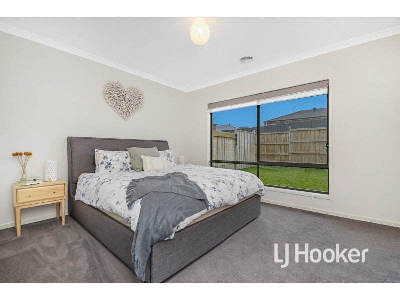 5 Sunnybank Way, Pakenham VIC 3810