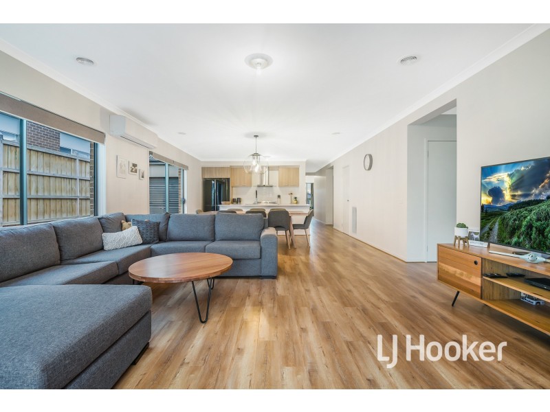 5 Sunnybank Way, Pakenham VIC 3810