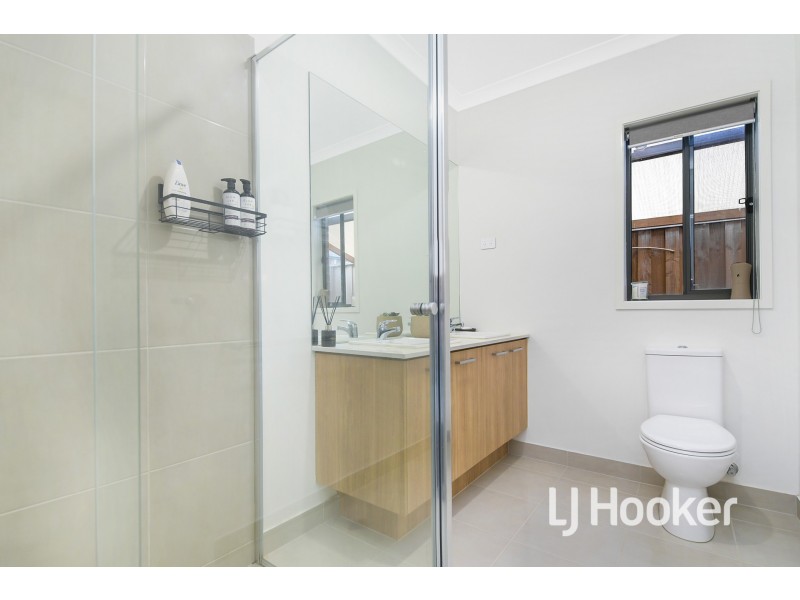 5 Sunnybank Way, Pakenham VIC 3810