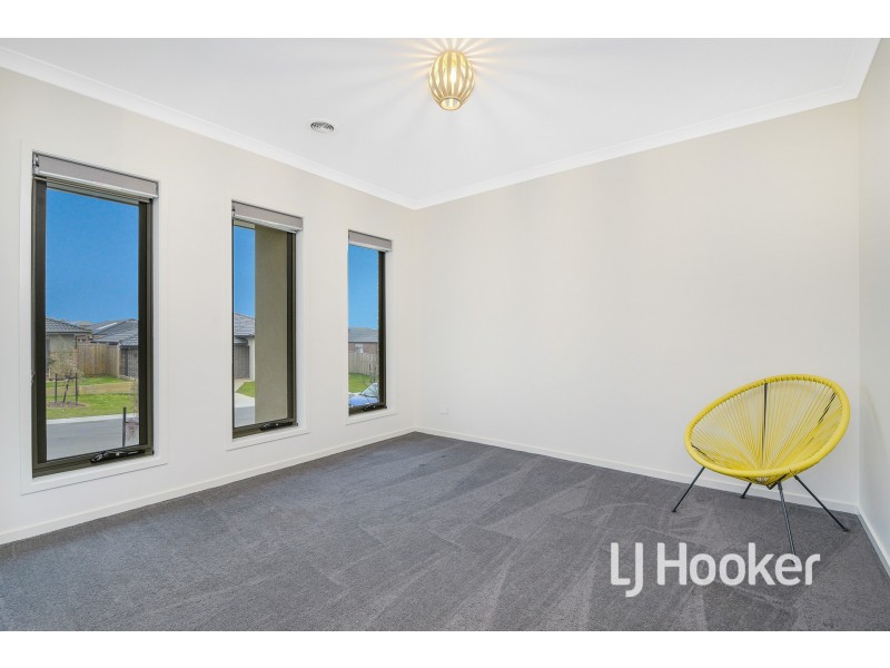 5 Sunnybank Way, Pakenham VIC 3810