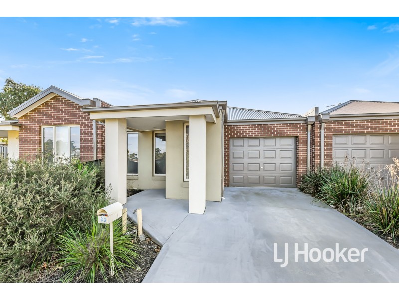 33 Havana Parade, Pakenham VIC 3810