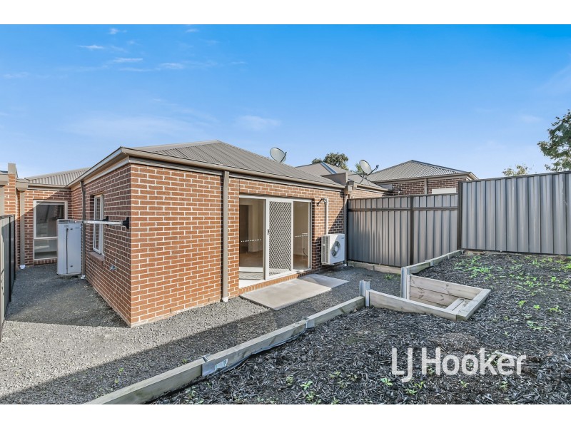 33 Havana Parade, Pakenham VIC 3810