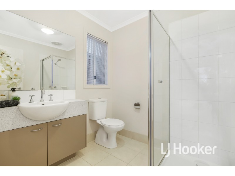 23 Markbeech Crescent, Officer VIC 3809