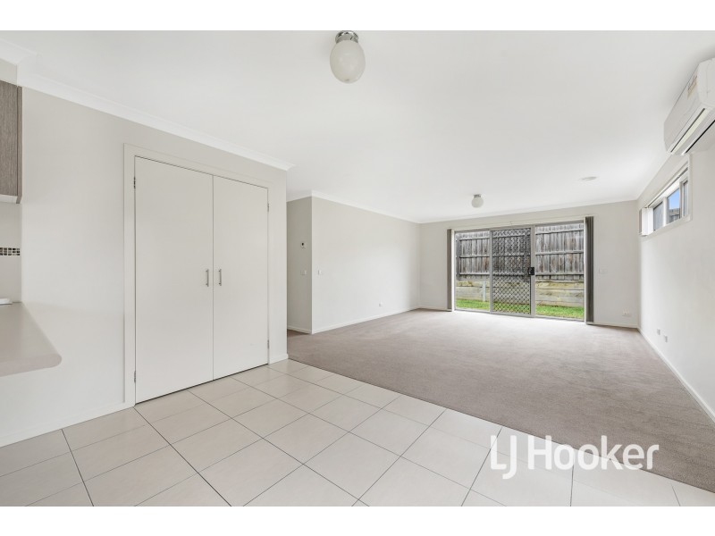 3 McClenaghan Place, Pakenham VIC 3810