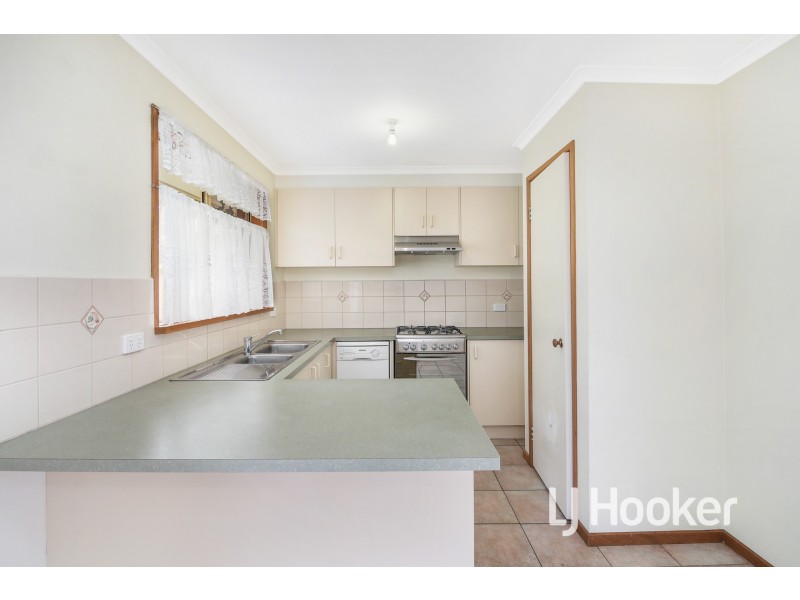 19 Dunbarton Drive, Pakenham VIC 3810