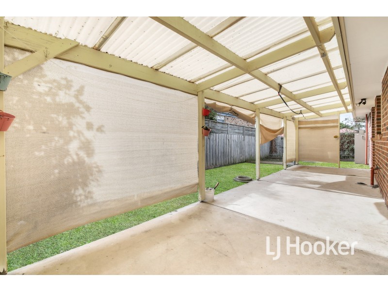 19 Dunbarton Drive, Pakenham VIC 3810