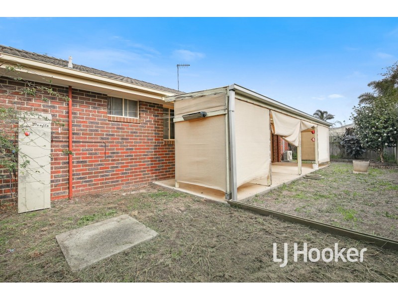 19 Dunbarton Drive, Pakenham VIC 3810