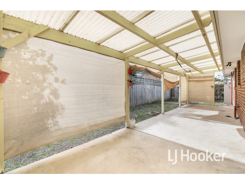 19 Dunbarton Drive, Pakenham VIC 3810