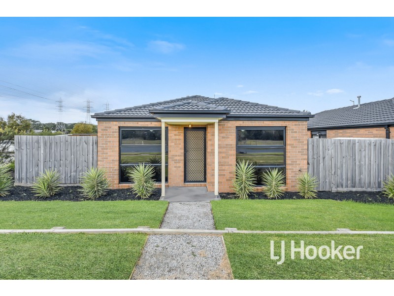 1/142 Toomuc Valley Road, Pakenham VIC 3810