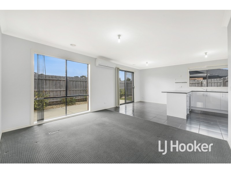 1/142 Toomuc Valley Road, Pakenham VIC 3810