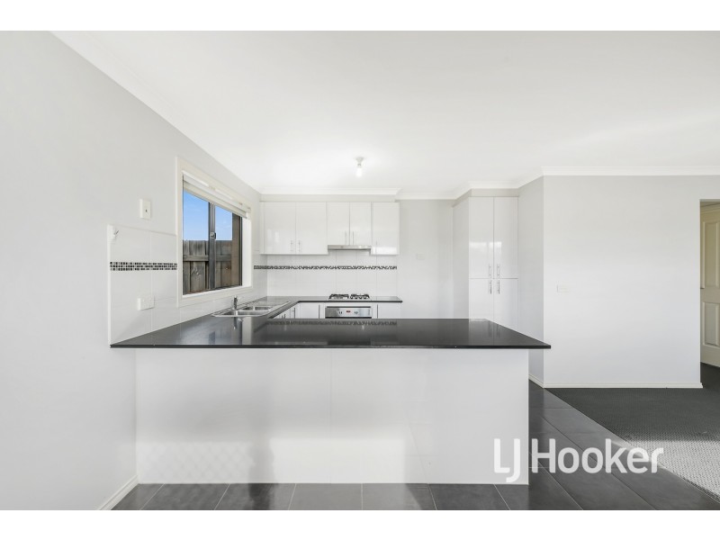 1/142 Toomuc Valley Road, Pakenham VIC 3810