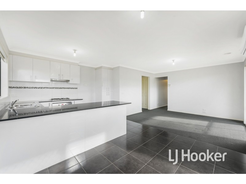 1/142 Toomuc Valley Road, Pakenham VIC 3810