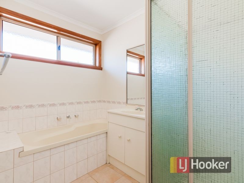 12B Kingston Avenue, Pakenham VIC 3810