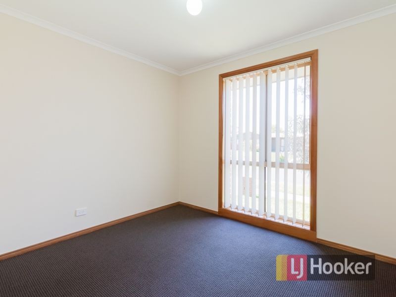 12B Kingston Avenue, Pakenham VIC 3810