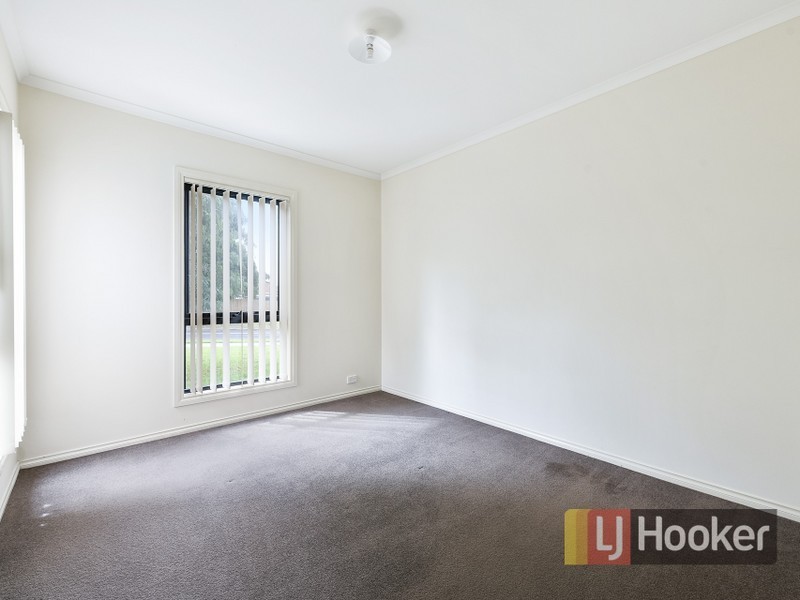 24/103 Army Road, Pakenham VIC 3810