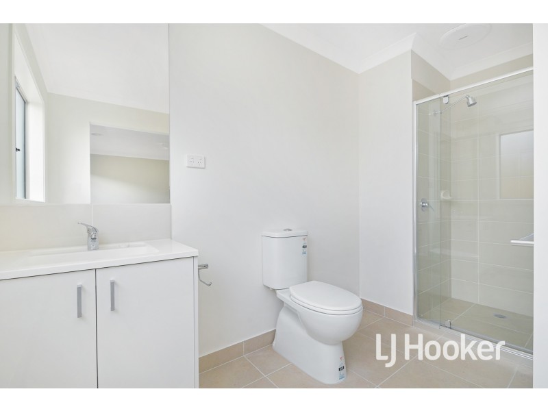 9 Merlot Road, Pakenham VIC 3810