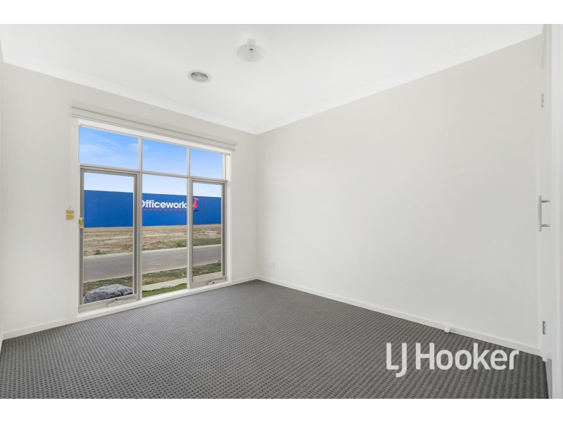 9 Merlot Road, Pakenham VIC 3810